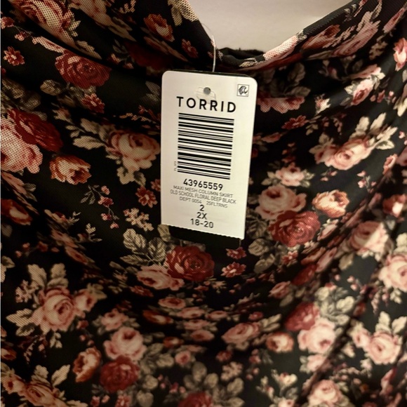 Torrid Black and Pink Floral Mesh Skirt - Picture 2 of 6